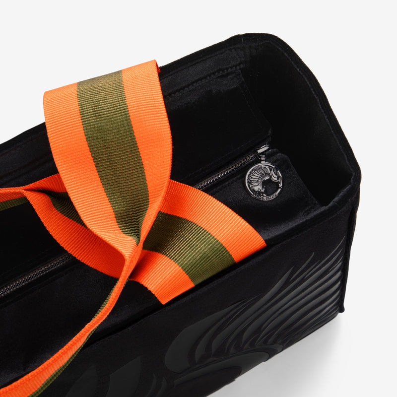 Samt Equestrian Tote "Mitternacht Schwarz" mit glänzendem Druck