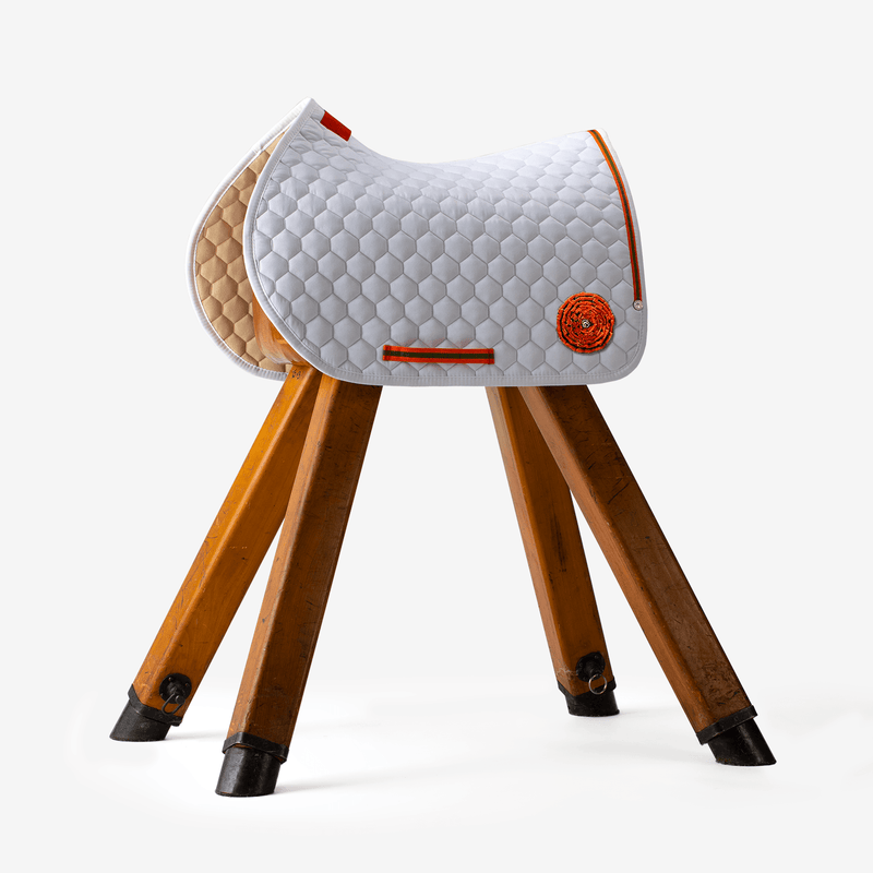 Saddle Pad Jumping in White with attachable Patches