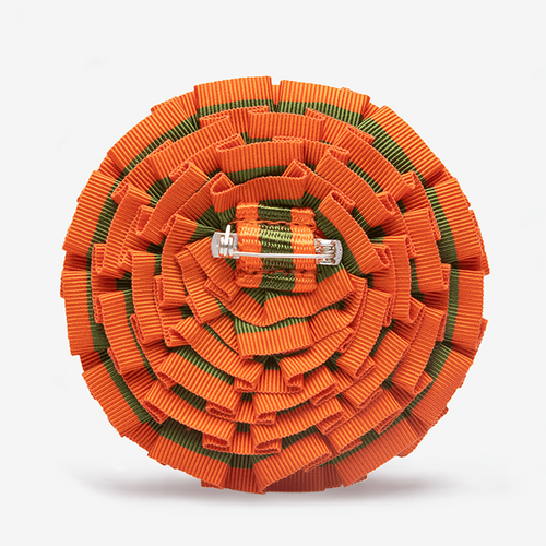 Brosche "Ribbon" Orange-Grün - mit Gun Knöpfen